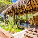 Casa Bamboo